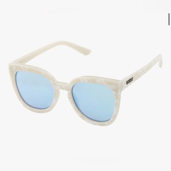 QUAY Noosa white tortoise Sunglasses with Blue Lenses; Rare find!  Like new! - Picture 4 of 14